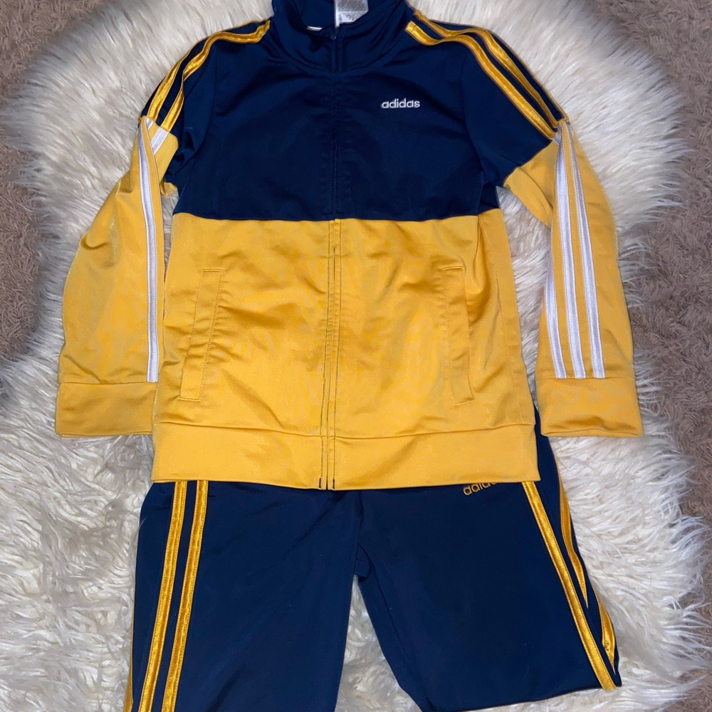 Adidas boys 7y track suit